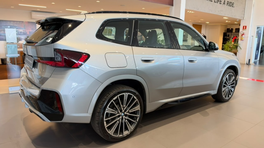 bmw x1 2.0 16v turbo gasolina sdrive20i m sport steptronic 5p automatico 20263