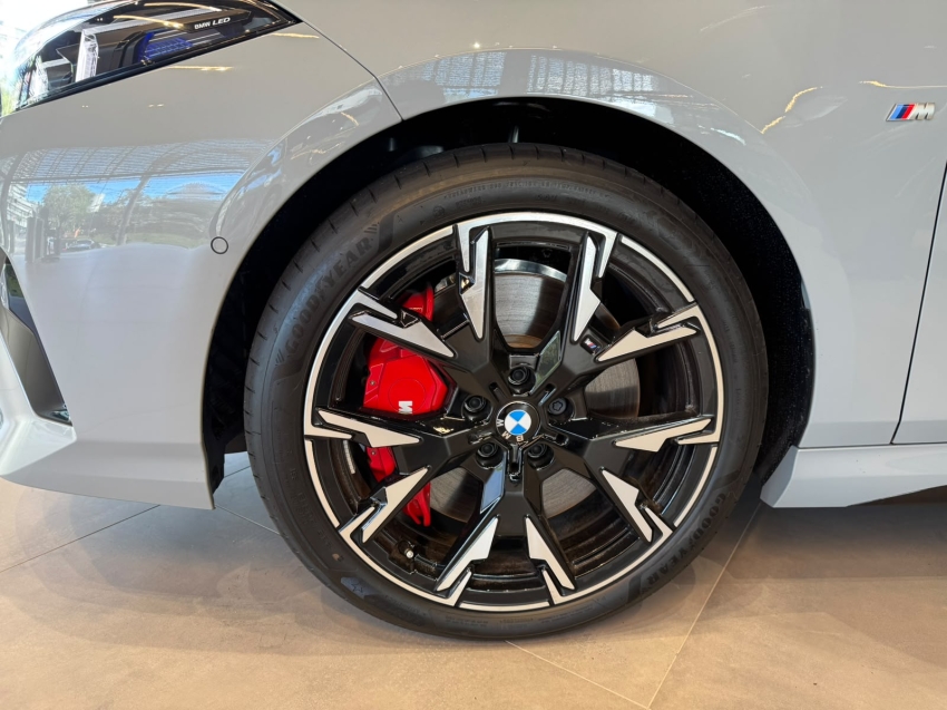 bmw m 135i 2.0 16v turbo gasolina xdrive steptronic 5p automatico 202616