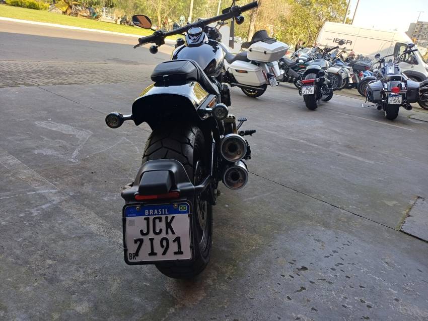 fat bob 114 2023 com 10.000km
