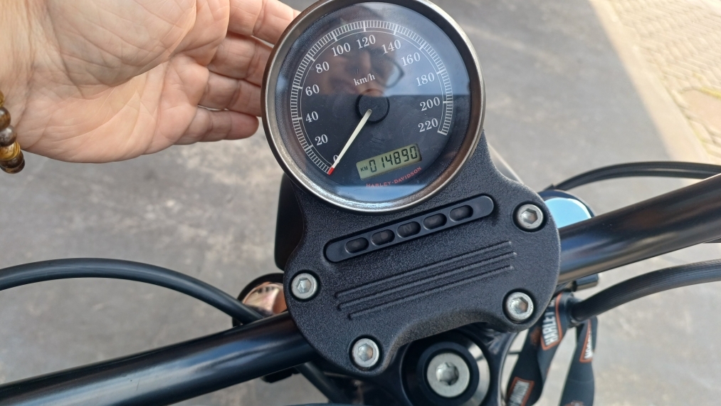 sportster 883r 2013 - 14.800km apenas