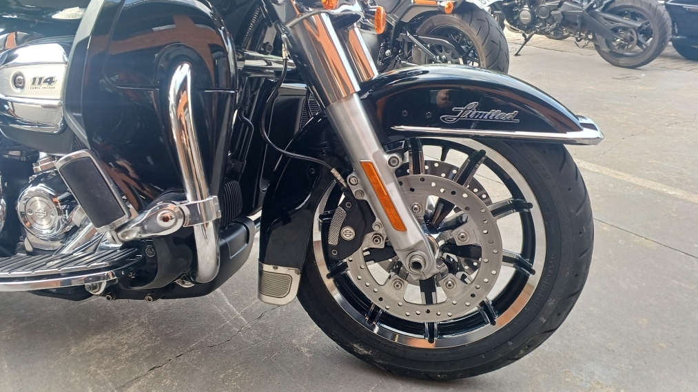 ultra limited 2019 com apenas 22500km