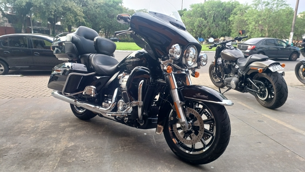 ultra limited 2019 com apenas 22500km