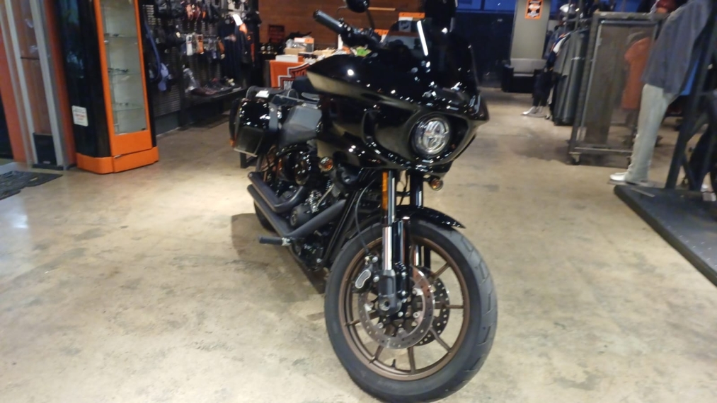 low rider st 2024  com apenas 594km