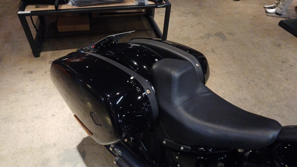 low rider st 2024  com apenas 594km