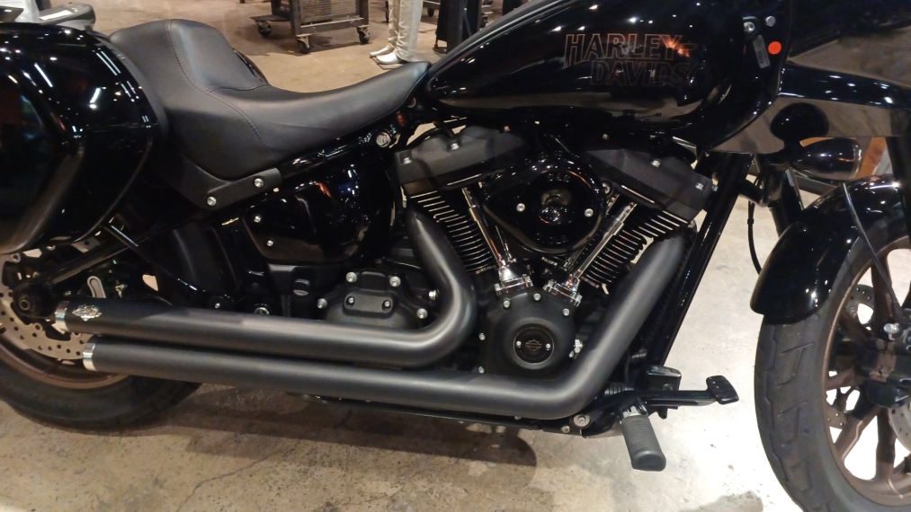 low rider st 2024  com apenas 594km