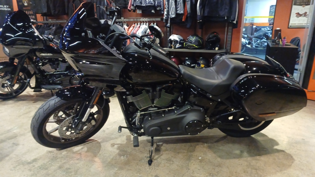 low rider st 2024  com apenas 594km