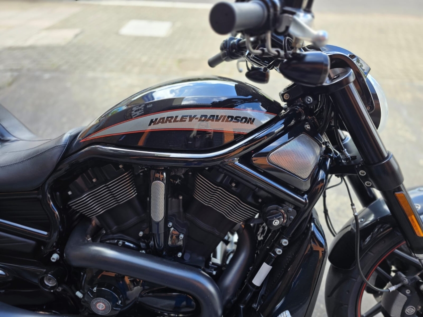 harley davidson v-rod night rod special 1247 gasolina 20147