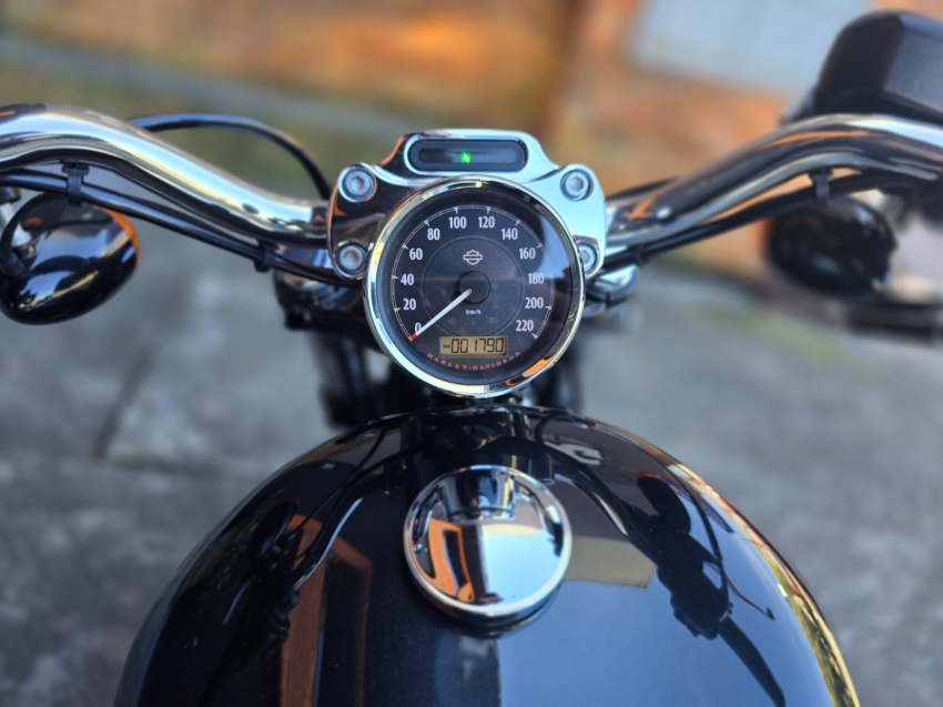 harley davidson xl 1200 cb . gasolina manual 20184
