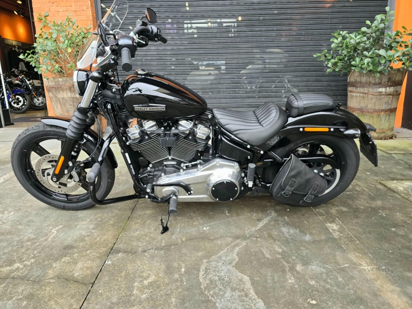 harley davidson street bob . 1923 gasolina manual 2025