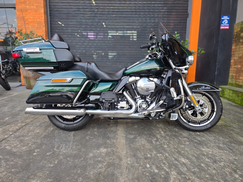 harley davidson ultra . 1690 gasolina manual 20153