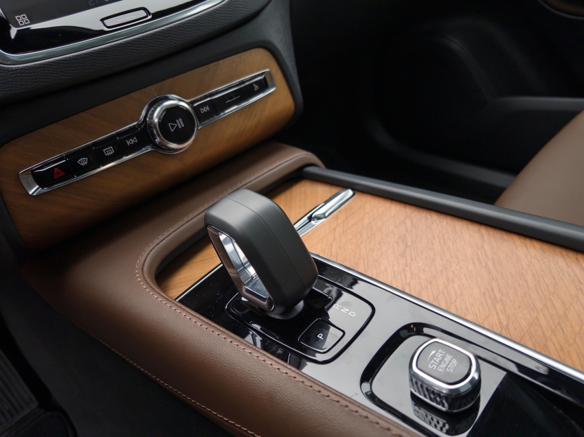 volvo xc90 2.0 t8 recharge plus awd geartronic hibrido 4p automatico 2024