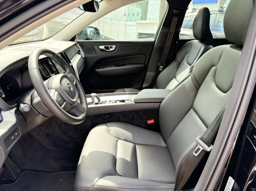 volvo xc60 2.0 t8 recharge plus awd geartronic hibrido 4p automatico 2025