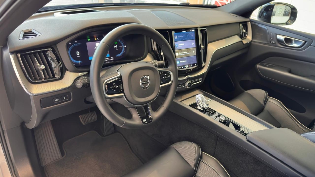 volvo xc60 2.0 t8 recharge ultimate dark awd geartronic hibrido 4p automatico 20246