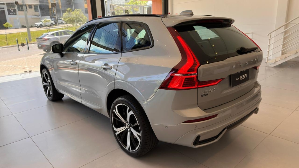 volvo xc60 2.0 t8 recharge ultimate dark awd geartronic hibrido 4p automatico 20242