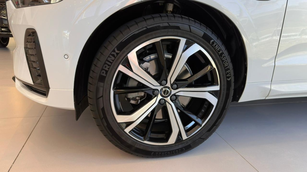 volvo xc60 2.0 t8 recharge ultimate dark awd geartronic hibrido 5p automatico 20233