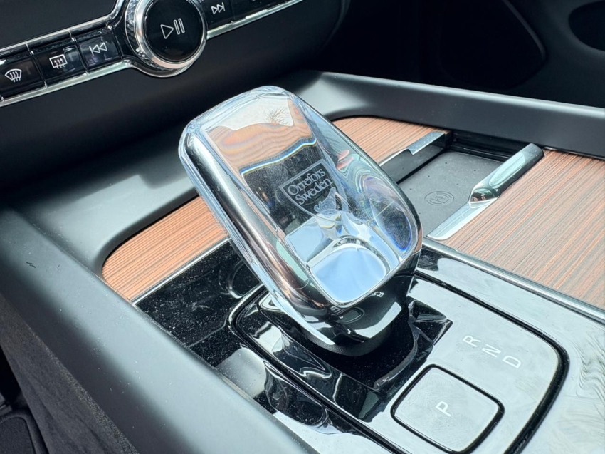 volvo xc60 2.0 t8 recharge ultimate awd geartronic hibrido 4p automatico 202410