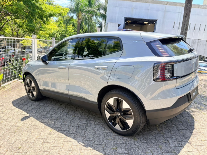 volvo ex 30 core 60 eletrico 69kw 4p automatico 20245