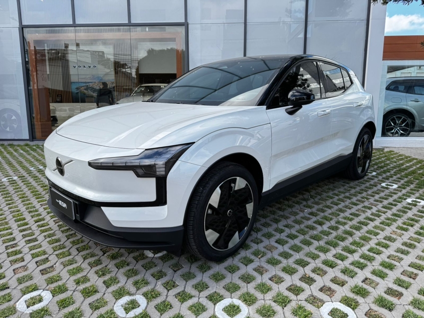 volvo ex 30 plus 69kw eletrico 2025
