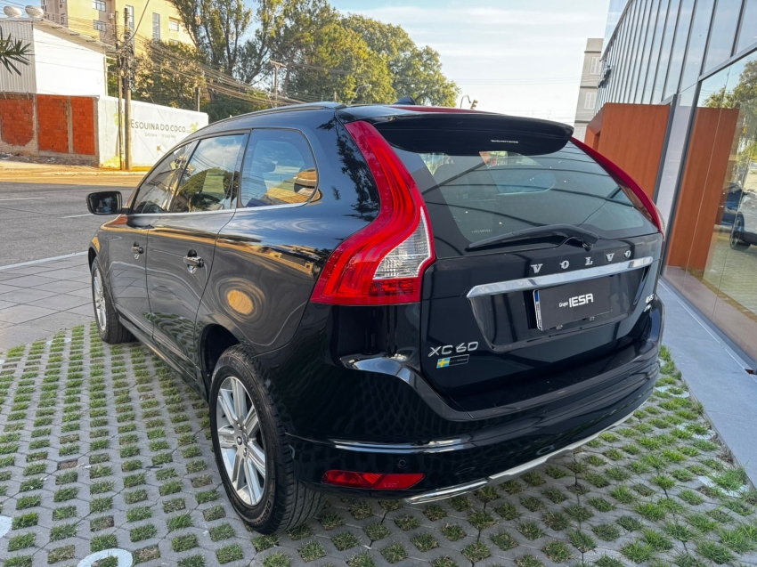 volvo xc60 2.4 d5 kinetic diesel awd 4p automatico 5p 20175