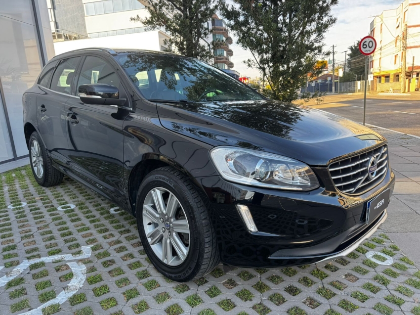 volvo xc60 2.4 d5 kinetic diesel awd 4p automatico 5p 20172