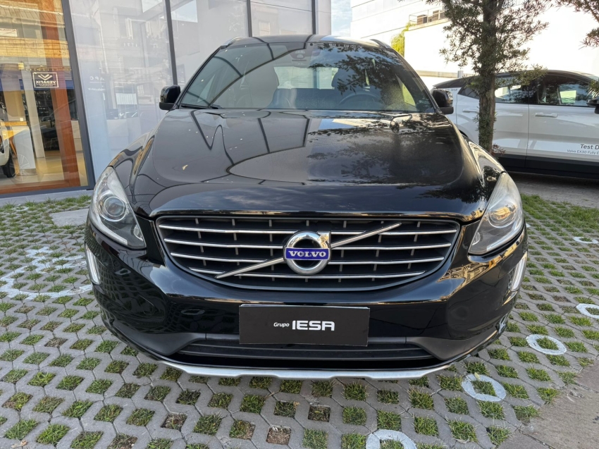 volvo xc60 2.4 d5 kinetic diesel awd 4p automatico 5p 20171