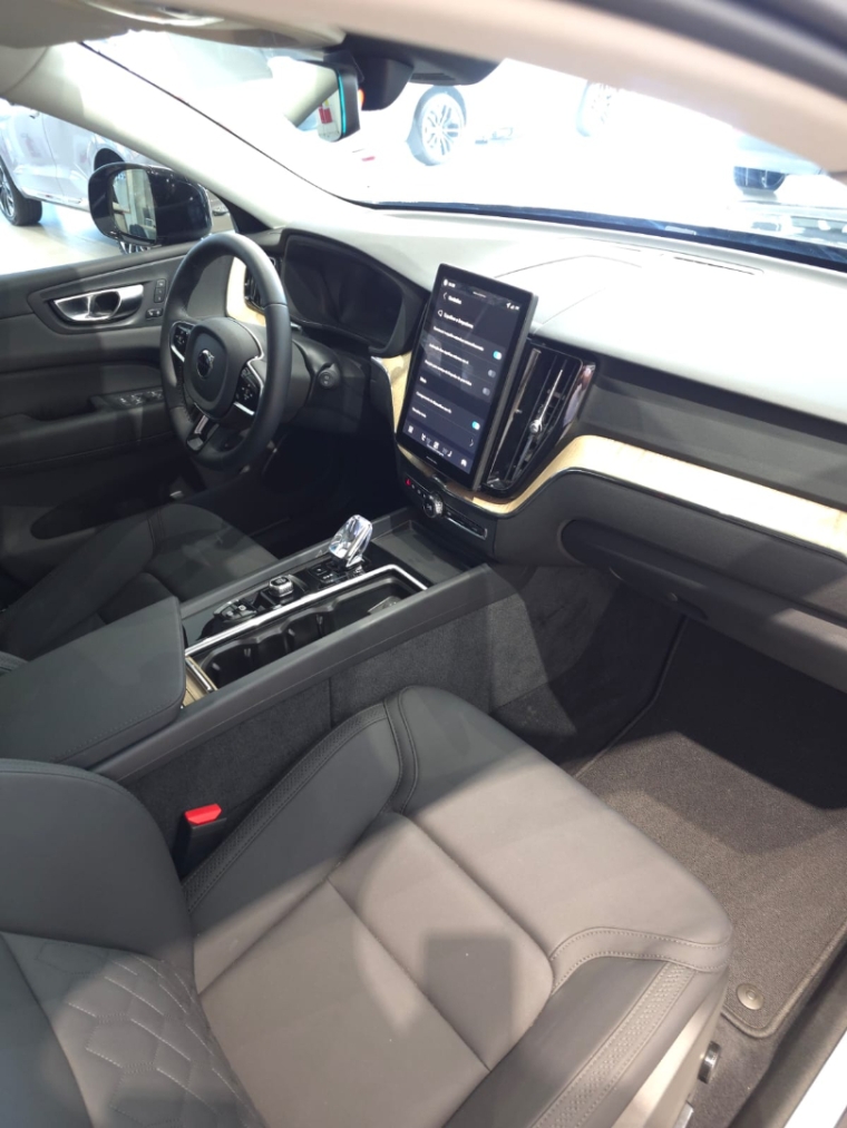 volvo xc60 2.0 t8 phev plus awd geartronic hibrido 4p automatico 202610