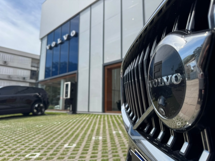 volvo xc60 2.0 t8 recharge ultimate awd geartronic hibrido 4p automatico 20241