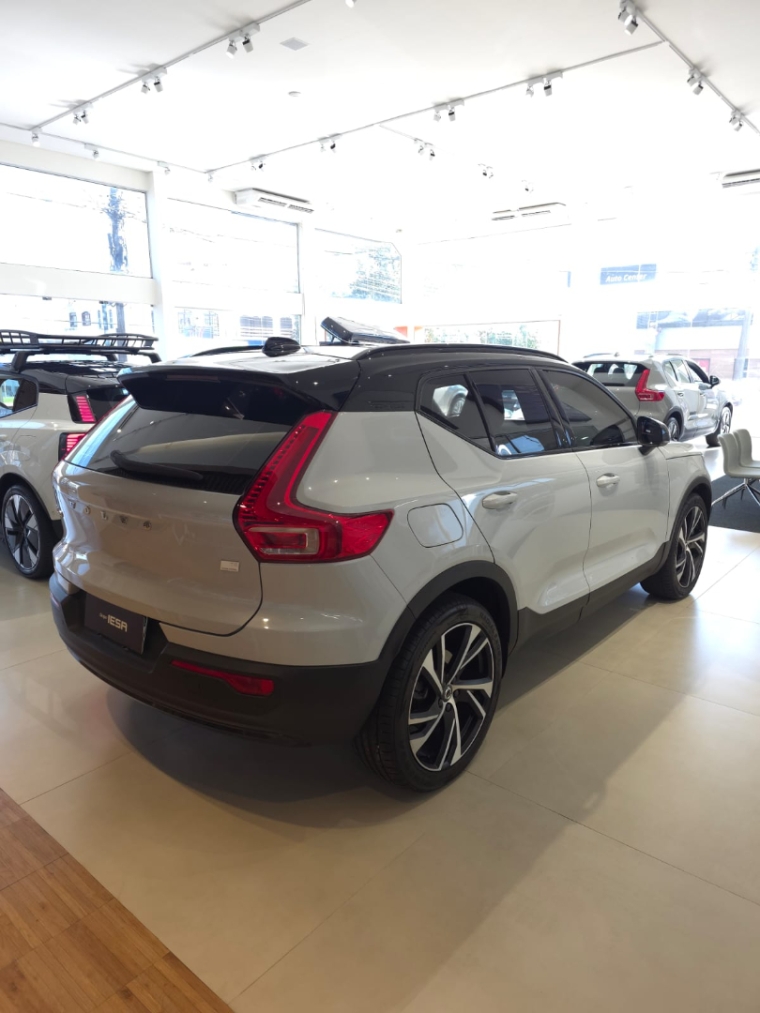 volvo xc40 1.5 t5 recharge r-design geartronic hibrido 4p automatico 20213