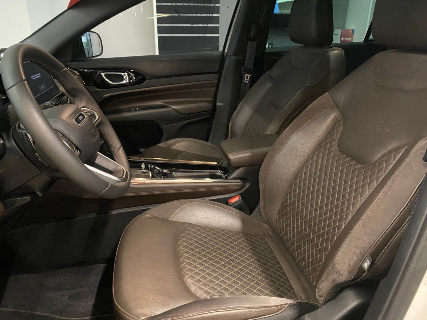 jeep commander 2.0 td380 turbo diesel overland at9 4p automatico 2022 jeep commander 2.0 td380 turbo diesel overland at9 4p automatico 2022