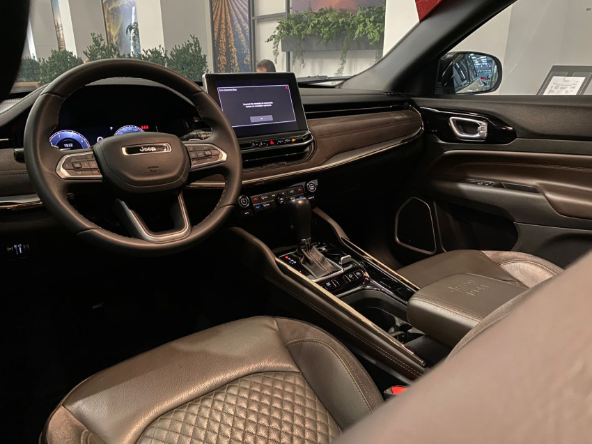 jeep commander 2.0 td380 turbo diesel overland at9 4p automatico 2022 jeep commander 2.0 td380 turbo diesel overland at9 4p automatico 2022
