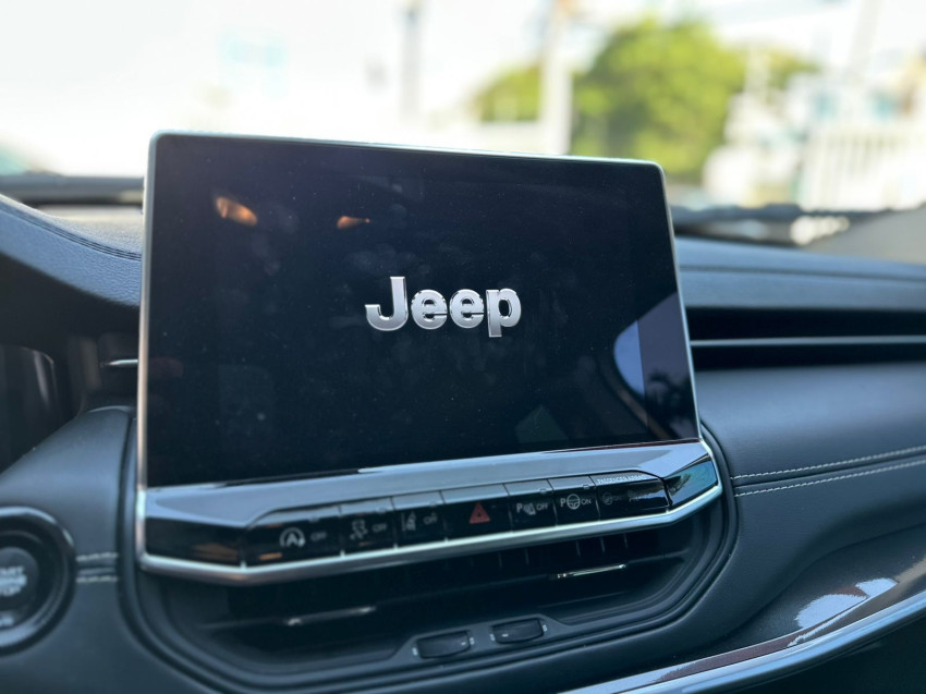 jeep commander 1.3 t270 turbo flex longitude at6 4p automatico 2025