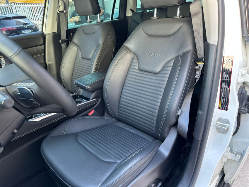 jeep commander 1.3 t270 turbo flex longitude at6 4p automatico 2025