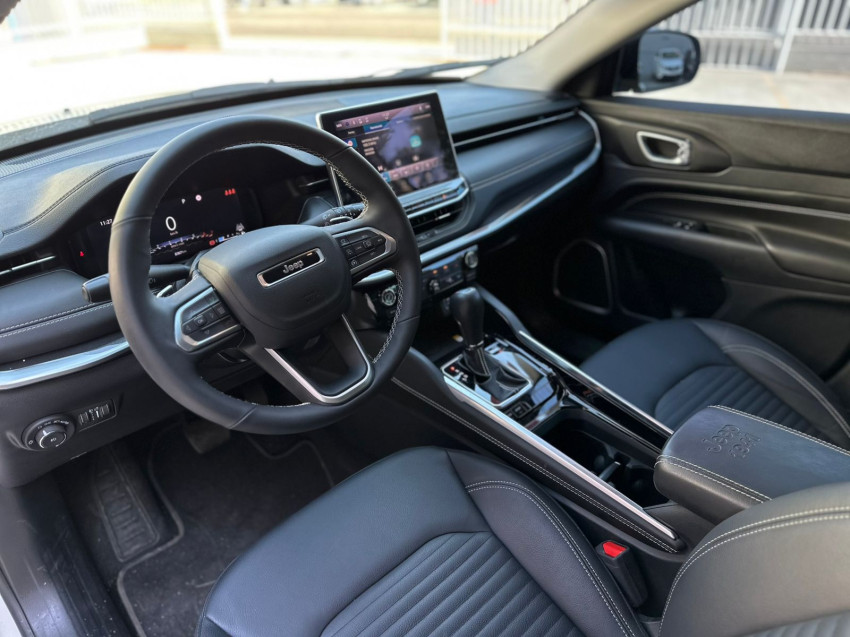 jeep commander 1.3 t270 turbo flex longitude at6 4p automatico 2025