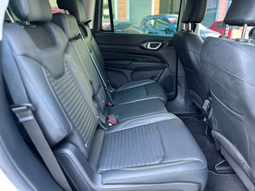 jeep commander 1.3 t270 turbo flex longitude at6 4p automatico 2025