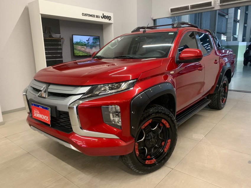mitsubishi l200 triton 2.4 16v turbo diesel gls cd 4x4 automatico 2.3 4p 2024