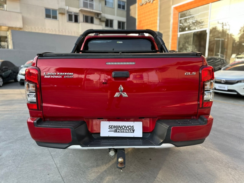 mitsubishi l200 triton 2.4 16v turbo diesel gls cd 4x4 automatico 2.3 4p 2024