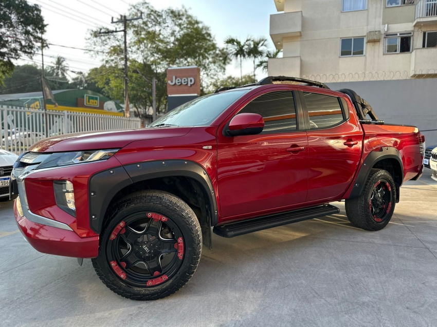 mitsubishi l200 triton 2.4 16v turbo diesel gls cd 4x4 automatico 2.3 4p 2024