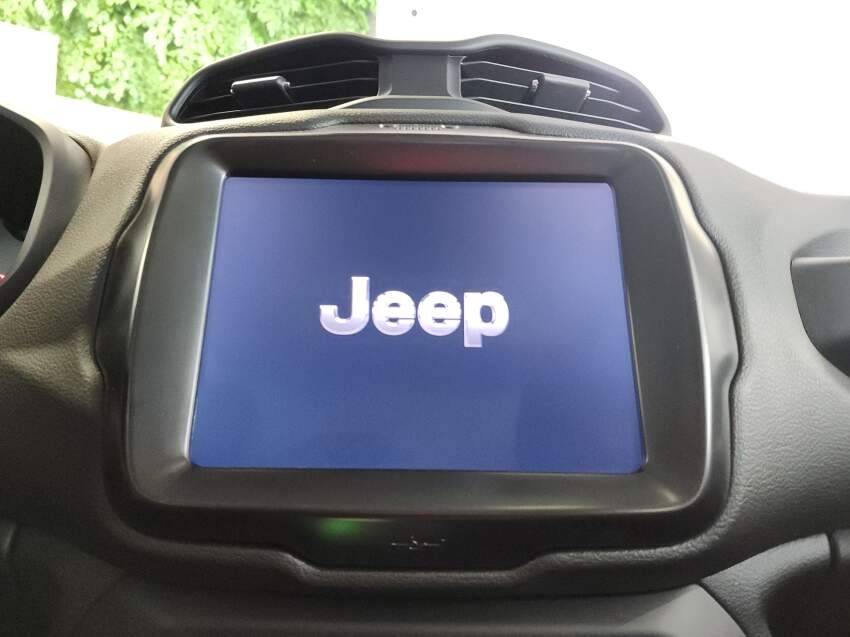 jeep renegade 1.3 t270 turbo flex sahara at6 25/26 0km jeep renegade 1.3 t270 turbo flex sahara at6 25/26 0km