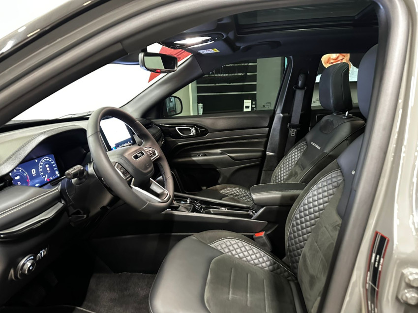 jeep compass 2.0 hurricane 4 turbo gasolina blackhawk at9 24/25 seminovo7