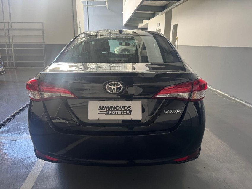 toyota yaris 1.5 16v flex sedan xl multidrive 24/25 seminovo4