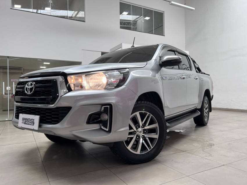 toyota hilux 2.8 srv 4x4 cd 16v diesel 4p at 19/20 seminovo1