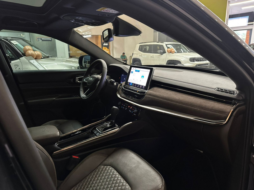 commander 1.3 t270 turbo flex overland at6 22/23 seminovo8