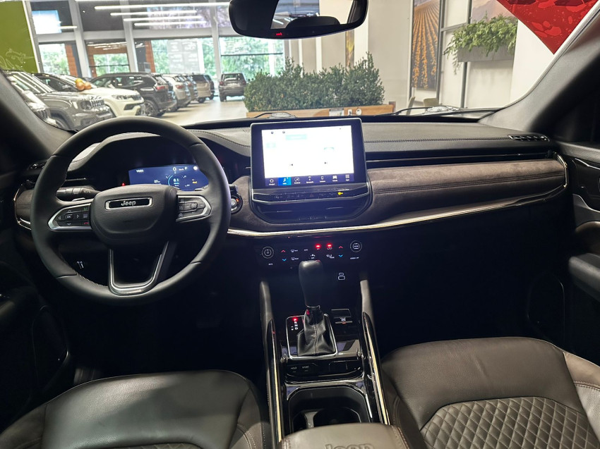 commander 1.3 t270 turbo flex overland at6 22/23 seminovo6