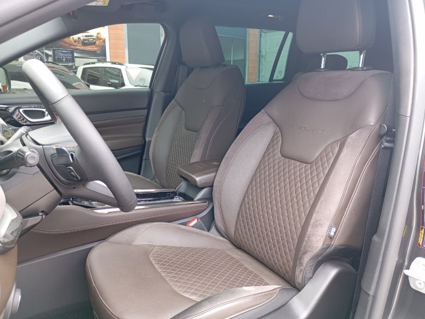 jeep commander 2.0 td380 turbo diesel overland at9 24/25 seminovo7