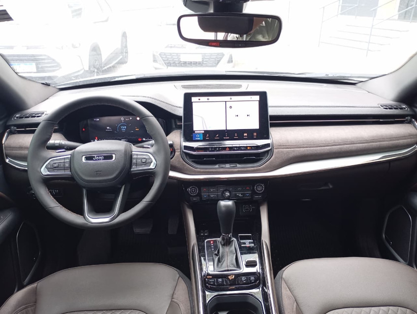jeep commander 2.0 td380 turbo diesel overland at9 24/25 seminovo6