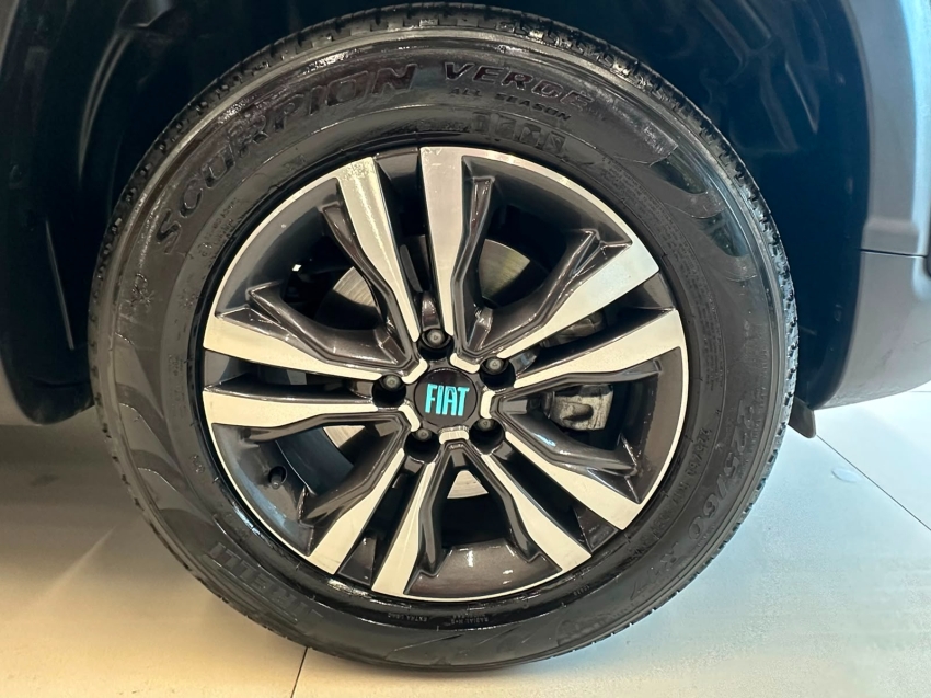 fiat toro 1.3 turbo 270 flex freedom at6 4p automatico 202515