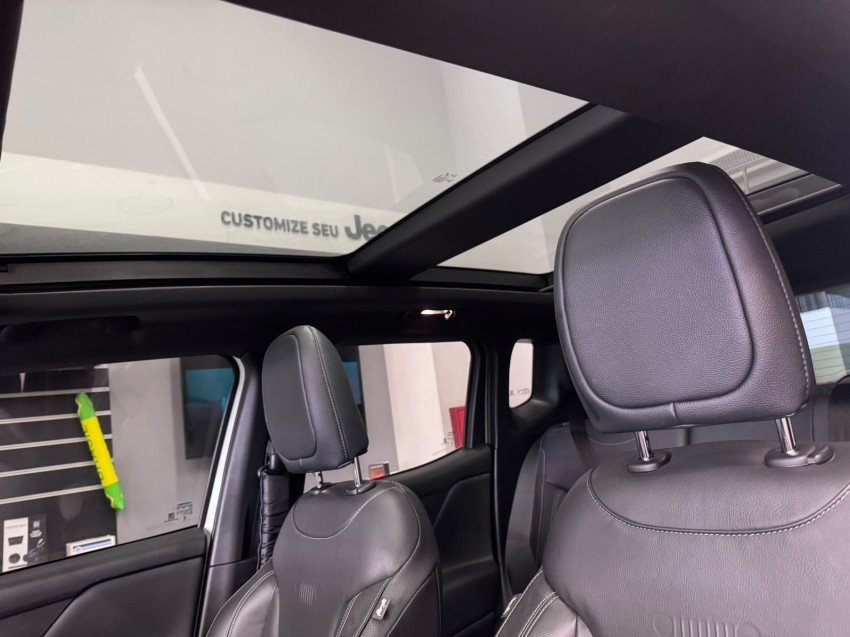 jeep renegade s turbo 4x4 flex automatico com teto solar t270 baixa km de garagem muito novo11