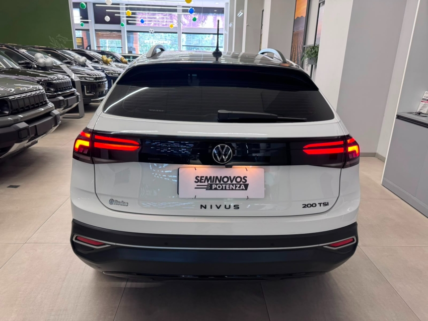 volkswagen nivus vw turbo automatico flex super novo painel digital modelo highline5