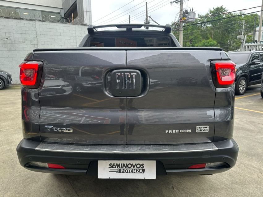 fiat toro 1.3 turbo 270 flex freedom at6 22/23 seminovo4