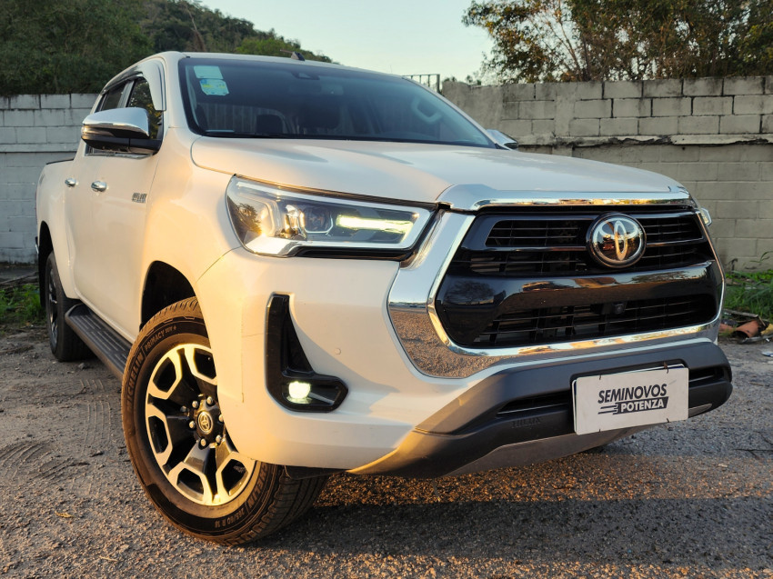 toyota hilux 2.8 d-4d turbo diesel cd srx 4x4 at 24/25 seminovo0
